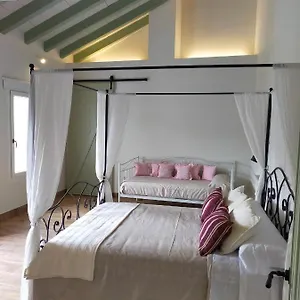 https://la-casa-de-la-huerta-stylish-family-cottage-in-malaga.es-andalucia.com