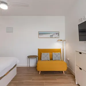 https://azotea-rooftop-playa-la-caleta.hotelsincadiz.net
